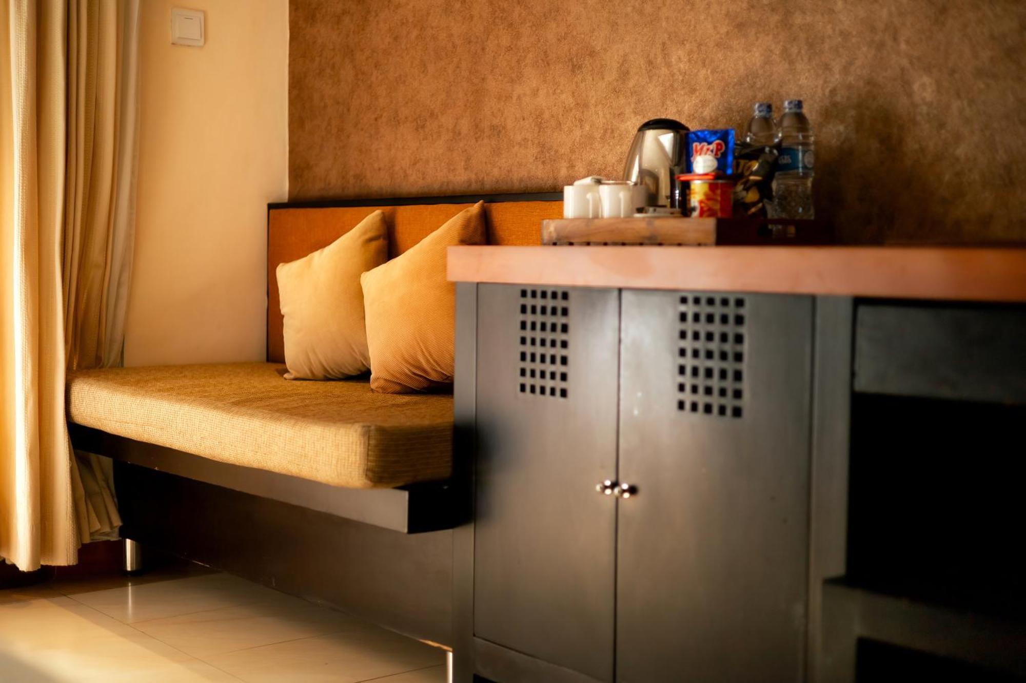 Fourteen Roses Beach Hotel Legian  Exterior photo